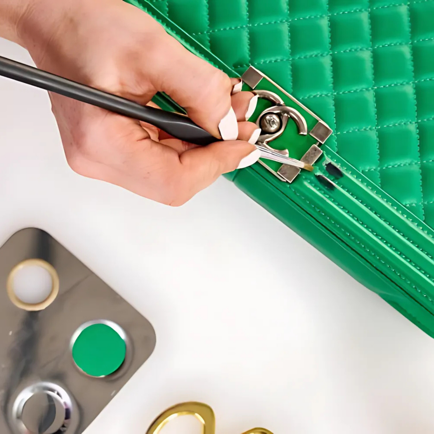 Servicio para Carteras: Limpieza de Manchas Localizadas - Solo en Tienda